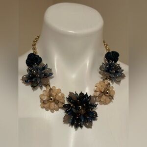 CHICOS Blue Cream Gold Floral Shaped Pendants Like Necklace Gold Tone Claw clasp